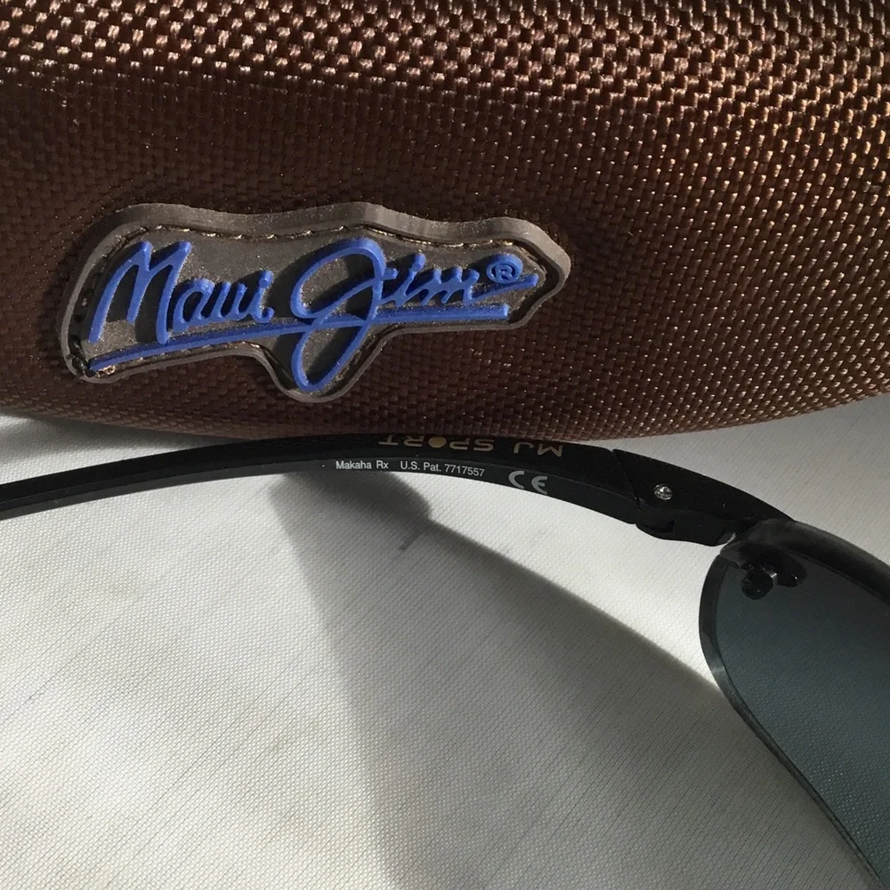 Maui Jim MAKAHA Black Sunglasses with Brown Case